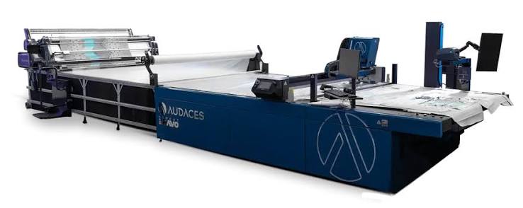 Máquina de corte automático multicapa con cuchilla